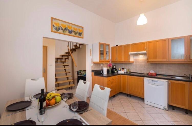 Apartment Stepanska Prague Luaran gambar