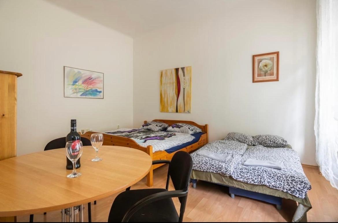 Apartment Stepanska Prague Luaran gambar
