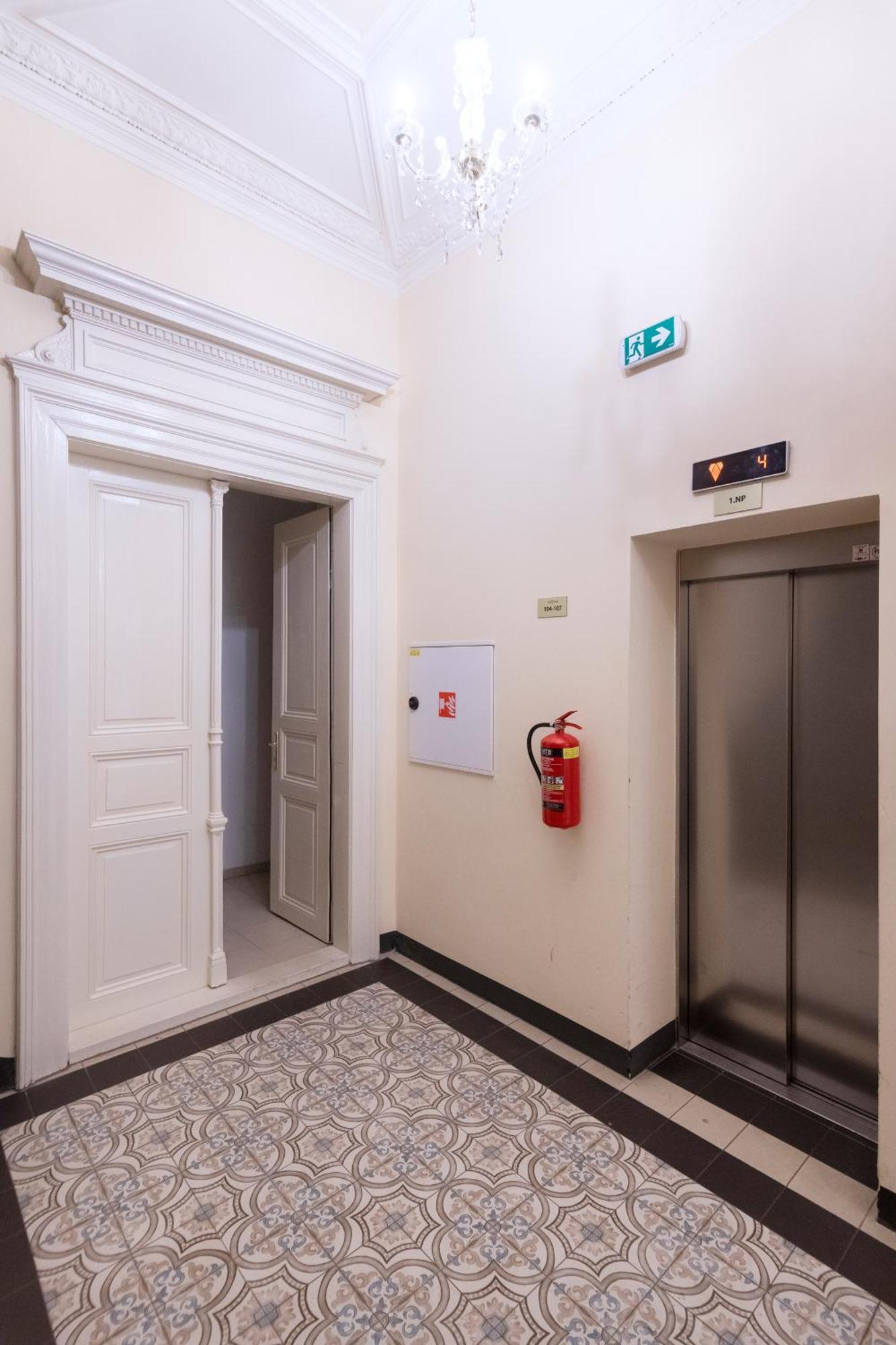 Apartment Stepanska Prague Luaran gambar